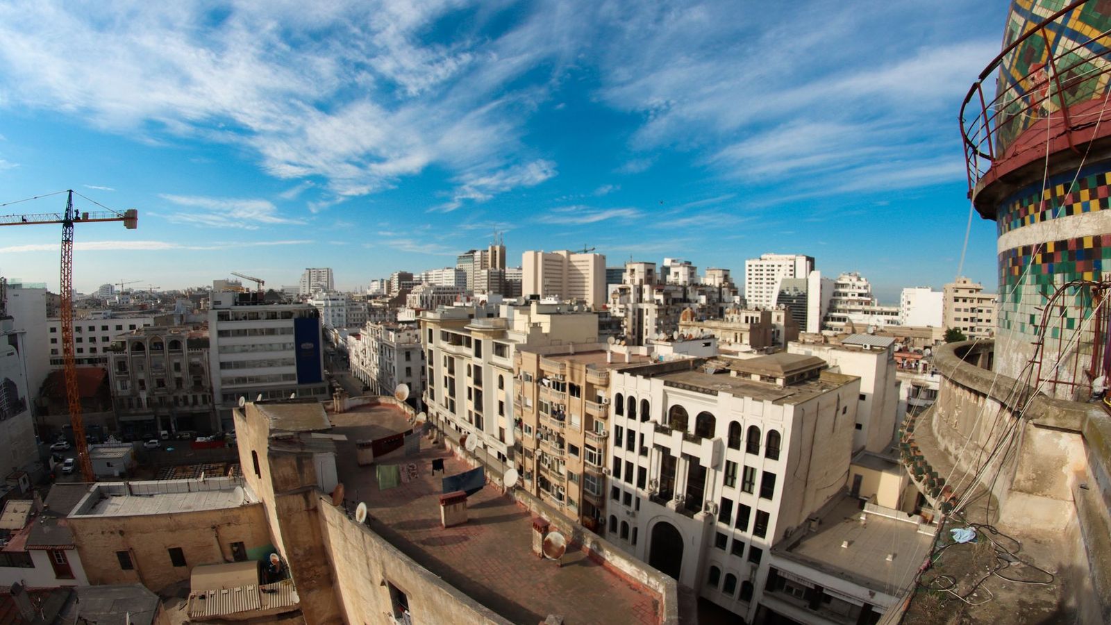 Une ville marocaine en activité, cadre du travail à son compte