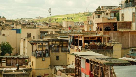 Une terrasse marocaine en fin de journée